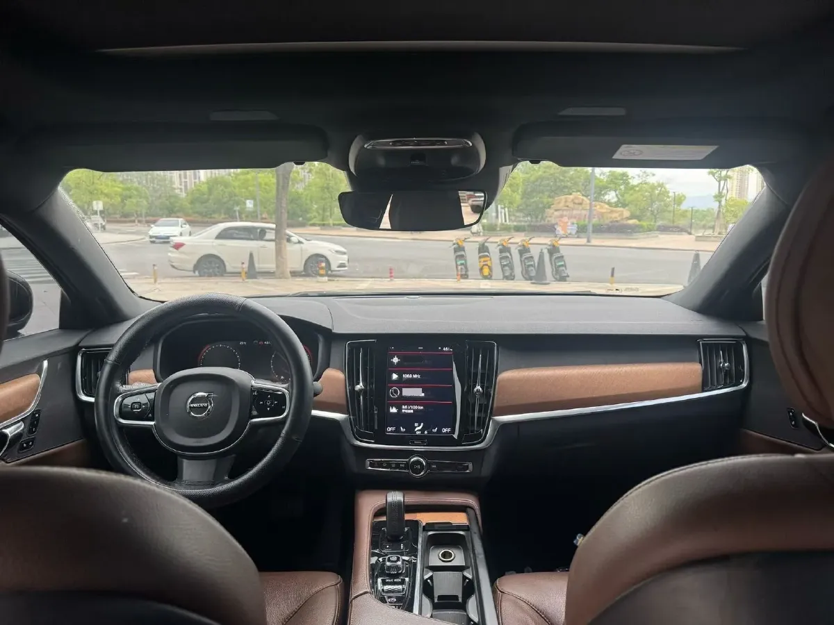 2021 Volvo S90 2.0T 250HP L4 8AT,autocango,china used car exporter,china ev exporter,chinese used car exporter,chinese used ev exporter