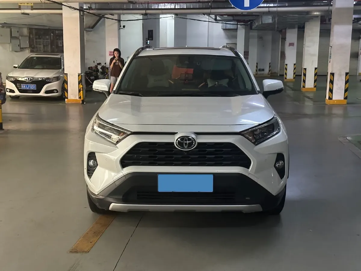 2022 Toyota RAV4 2.0L 171HP L4 CVT,autocango,china used car exporter,china ev exporter,chinese used car exporter,chinese used ev exporter