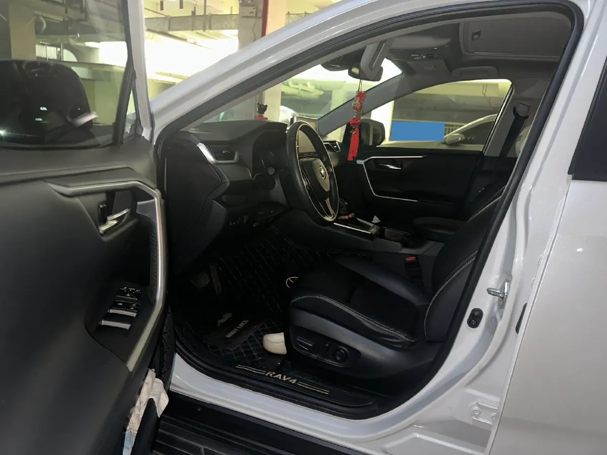 2022 Toyota RAV4 2.0L 171HP L4 CVT,autocango,china used car exporter,china ev exporter,chinese used car exporter,chinese used ev exporter