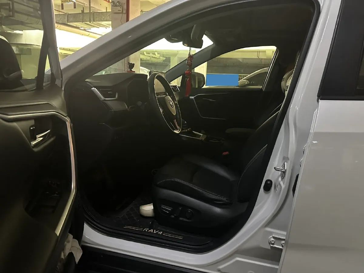 2022 Toyota RAV4 2.0L 171HP L4 CVT,autocango,china used car exporter,china ev exporter,chinese used car exporter,chinese used ev exporter