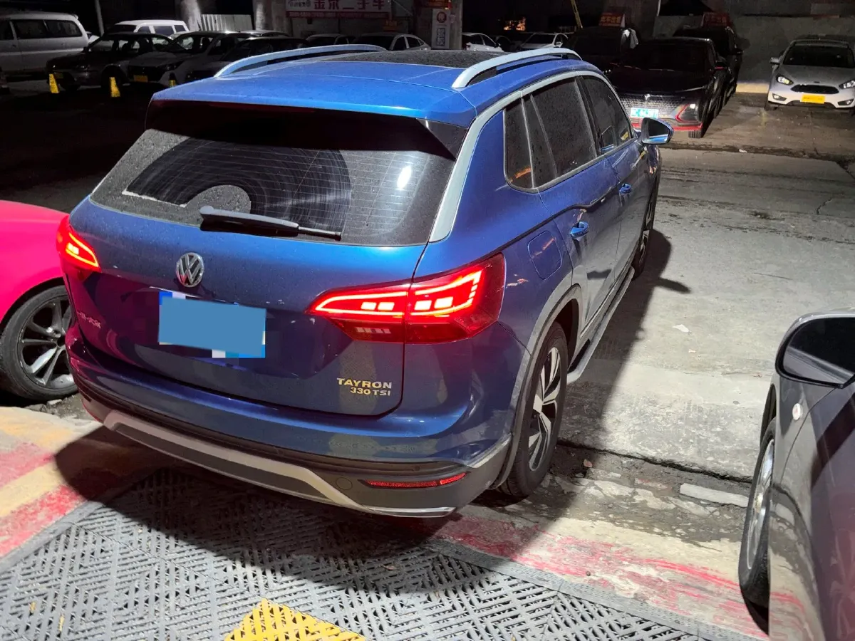 2019 Jeep Cherokee 2.0T 234HP L4 9AT,autocango,china used car exporter,china ev exporter,chinese used car exporter,chinese used ev exporter