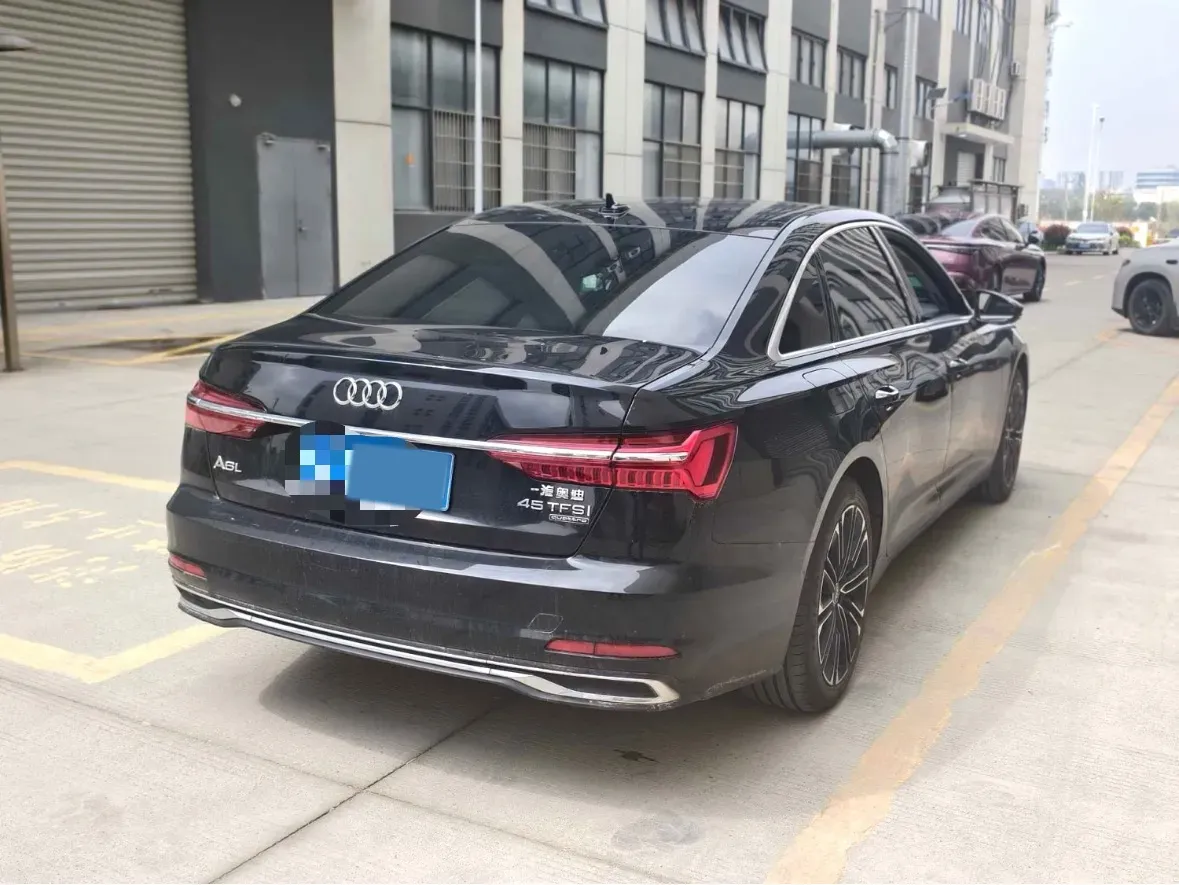 2023 Audi A6L 2.0T 245HP L4 7DCT,autocango,china used car exporter,china ev exporter,chinese used car exporter,chinese used ev exporter