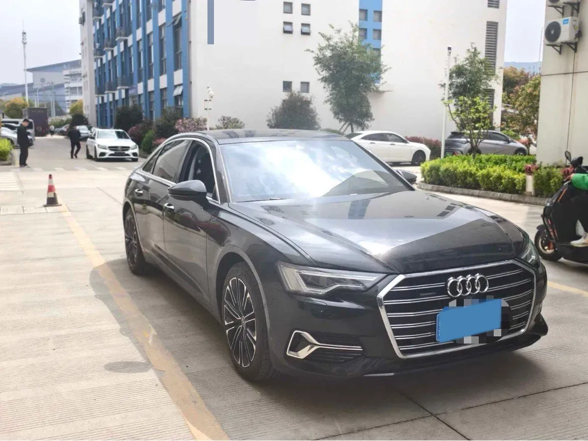 2023 Audi A6L 2.0T 245HP L4 7DCT,autocango,china used car exporter,china ev exporter,chinese used car exporter,chinese used ev exporter