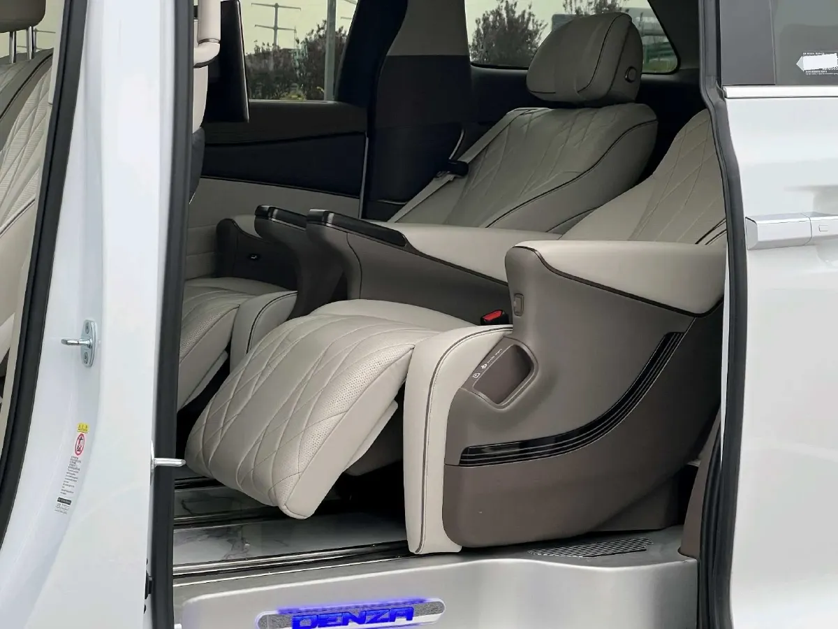 2022 Mercedes-Benz GLC Class 2.0T 197HP L4 9AT,autocango,china used car exporter,china ev exporter,chinese used car exporter,chinese used ev exporter