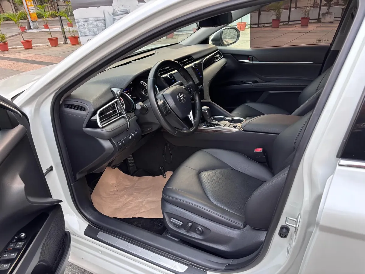 2019 Toyota Camry 2.5L 209HP L4 8AT,autocango,china used car exporter,china ev exporter,chinese used car exporter,chinese used ev exporter