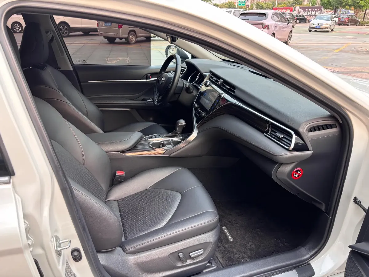 2019 Toyota Camry 2.5L 209HP L4 8AT,autocango,china used car exporter,china ev exporter,chinese used car exporter,chinese used ev exporter