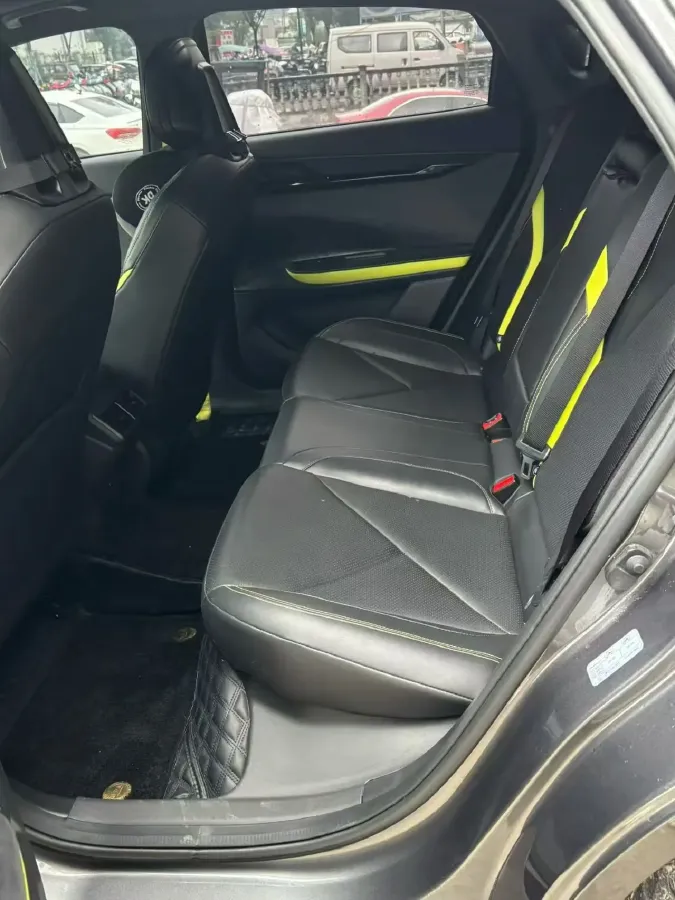 2022 ChangAn UNI-V 1.5T 188HP L4 7DCT,autocango,china used car exporter,china ev exporter,chinese used car exporter,chinese used ev exporter