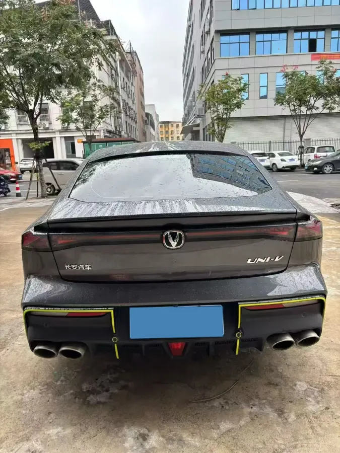 2022 ChangAn UNI-V 1.5T 188HP L4 7DCT,autocango,china used car exporter,china ev exporter,chinese used car exporter,chinese used ev exporter