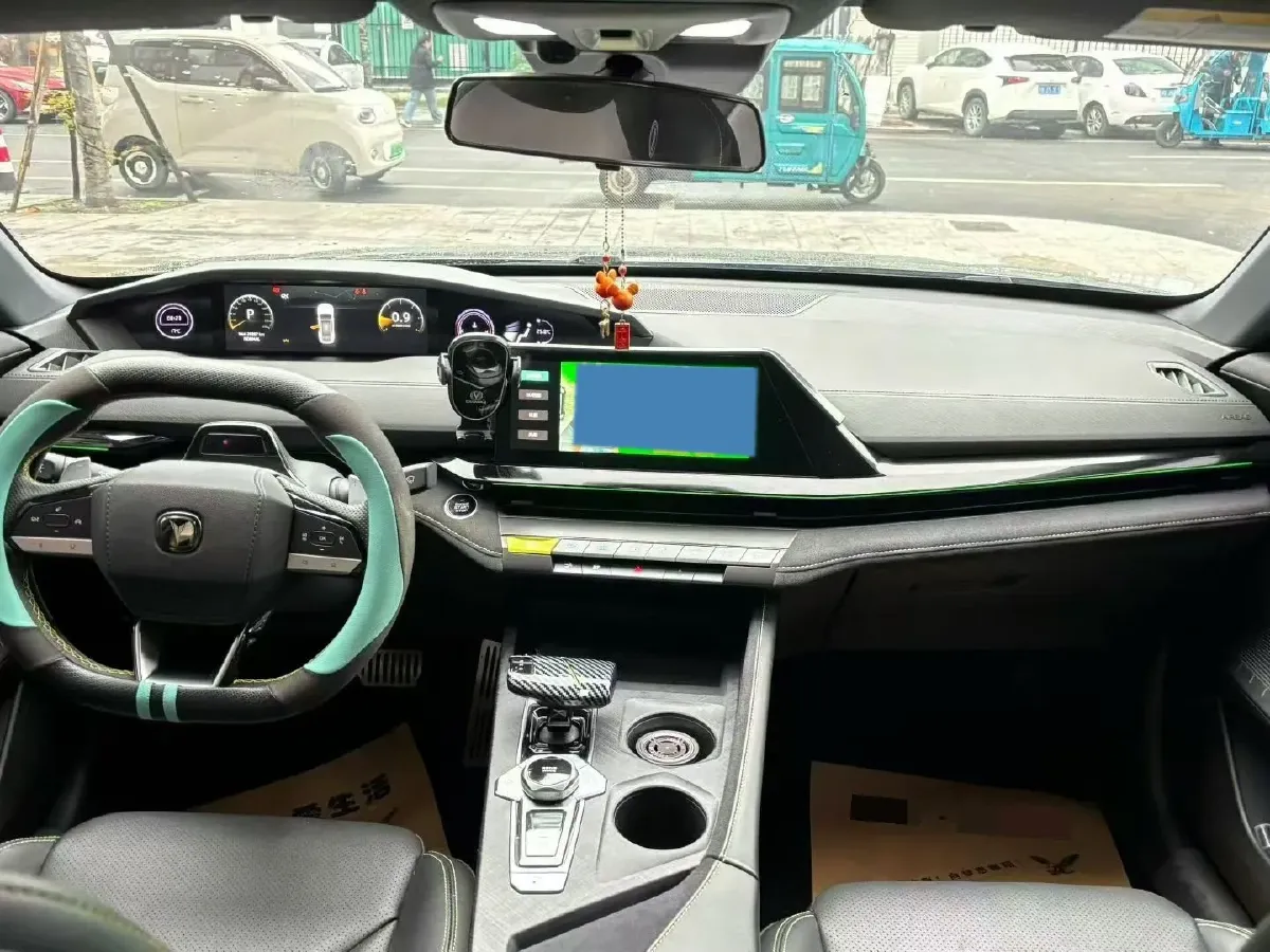 2022 ChangAn UNI-V 1.5T 188HP L4 7DCT,autocango,china used car exporter,china ev exporter,chinese used car exporter,chinese used ev exporter