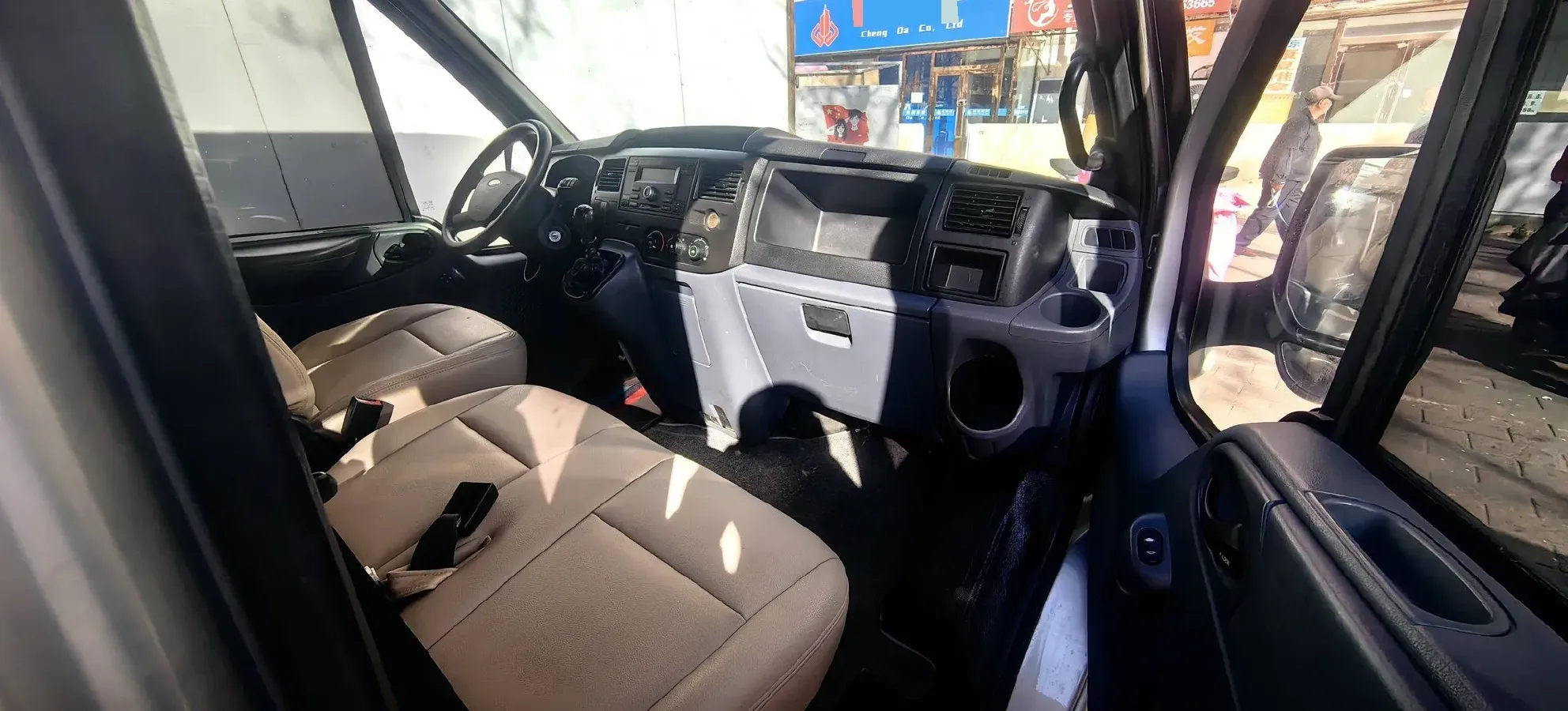 2020 Ford Transit 2.0T 121HP L4 5MT,autocango,china used car exporter,china ev exporter,chinese used car exporter,chinese used ev exporter