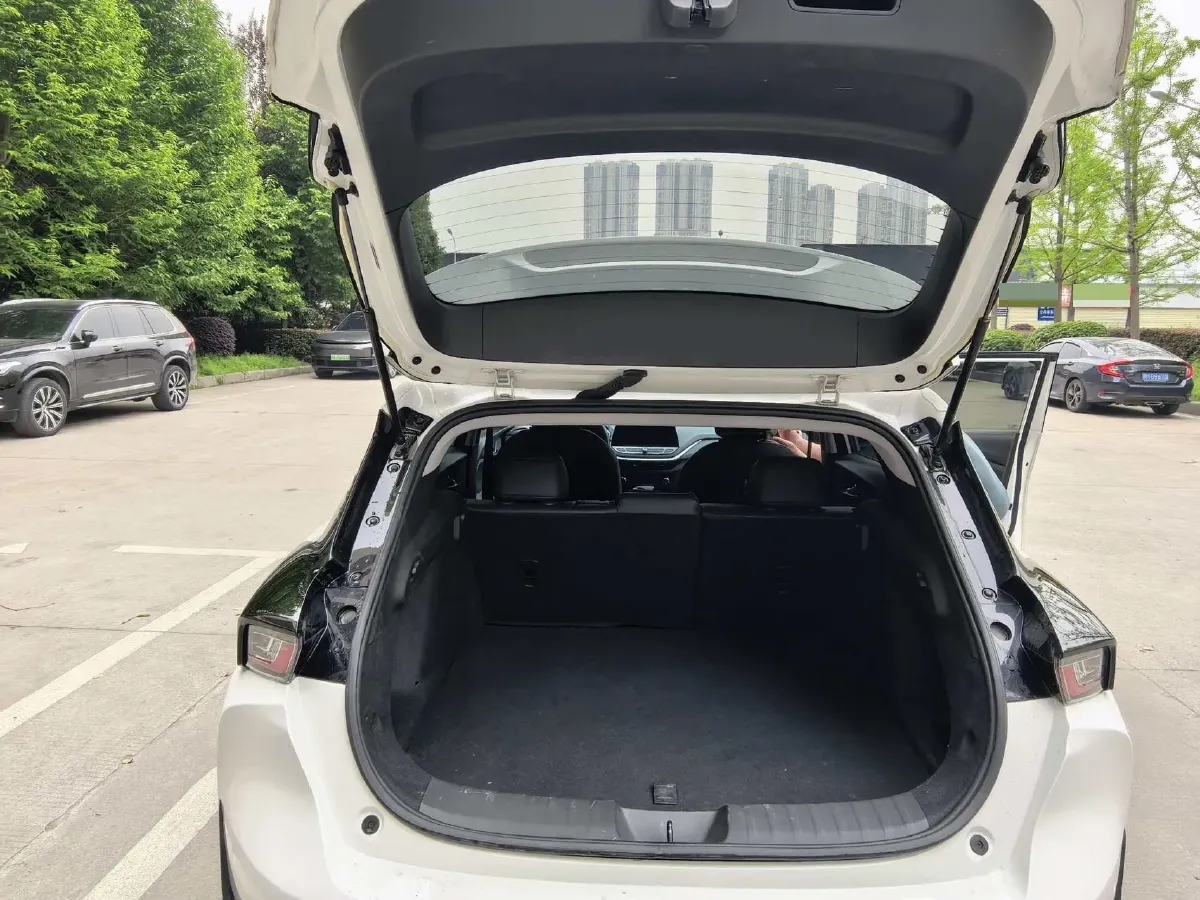 2022 Chevrolet Menlo BEV 61.1KWH,autocango,china used car exporter,china ev exporter,chinese used car exporter,chinese used ev exporter