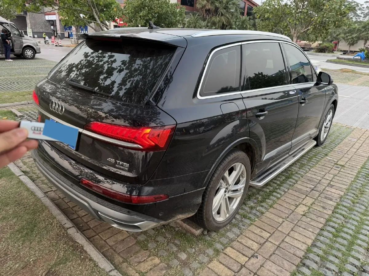 2021 Audi Q7 2.0T 245HP L4 8AT,autocango,china used car exporter,china ev exporter,chinese used car exporter,chinese used ev exporter