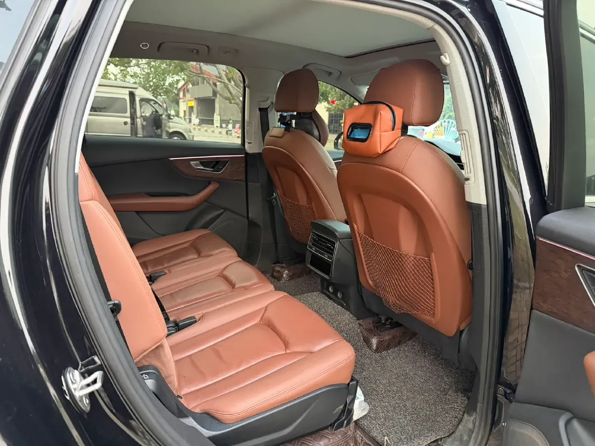 2021 Audi Q7 2.0T 245HP L4 8AT,autocango,china used car exporter,china ev exporter,chinese used car exporter,chinese used ev exporter