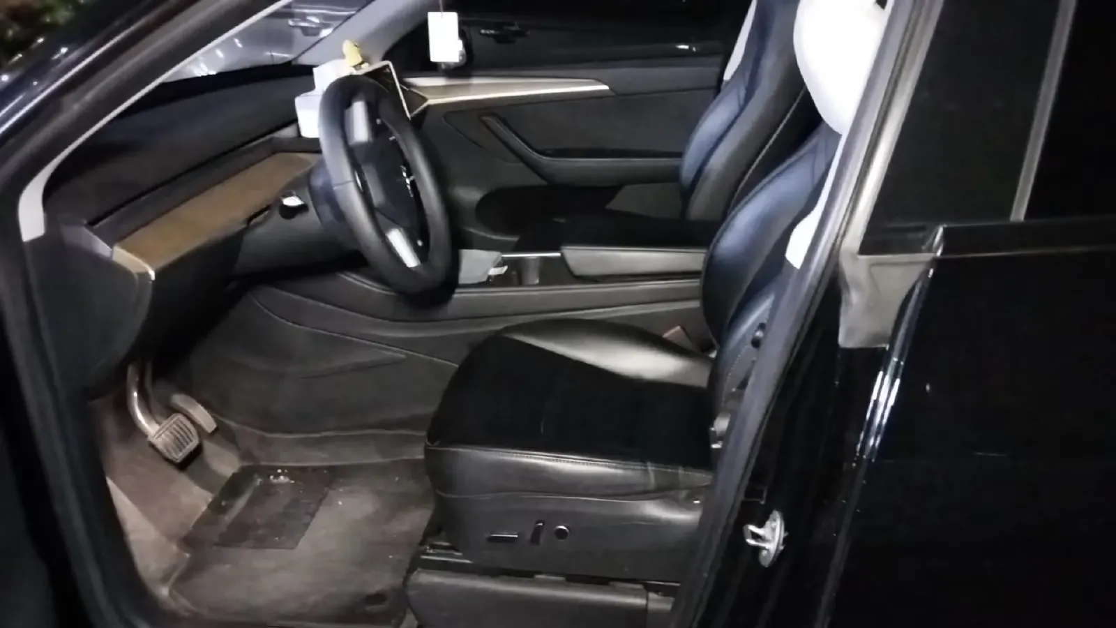 2022 Tesla Model Y BEV 60KWH,autocango,china used car exporter,china ev exporter,chinese used car exporter,chinese used ev exporter