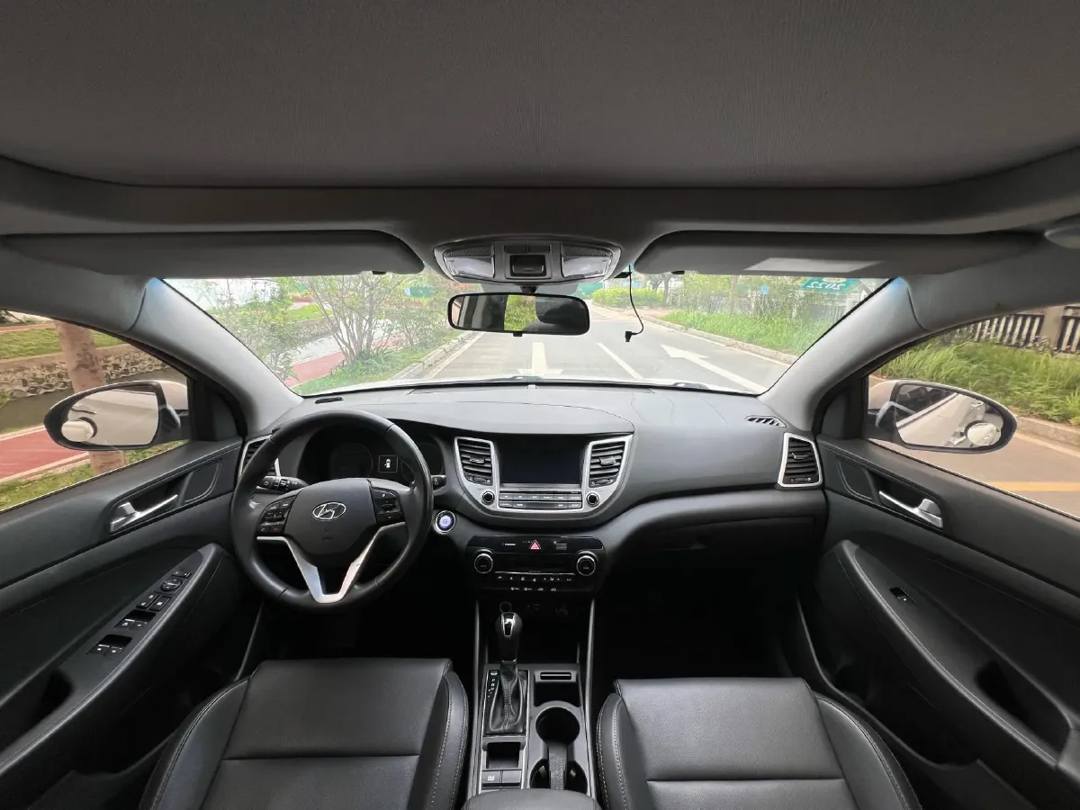 2018 Hyundai Tucson 1.6T 177HP L4 7DCT,autocango,china used car exporter,china ev exporter,chinese used car exporter,chinese used ev exporter