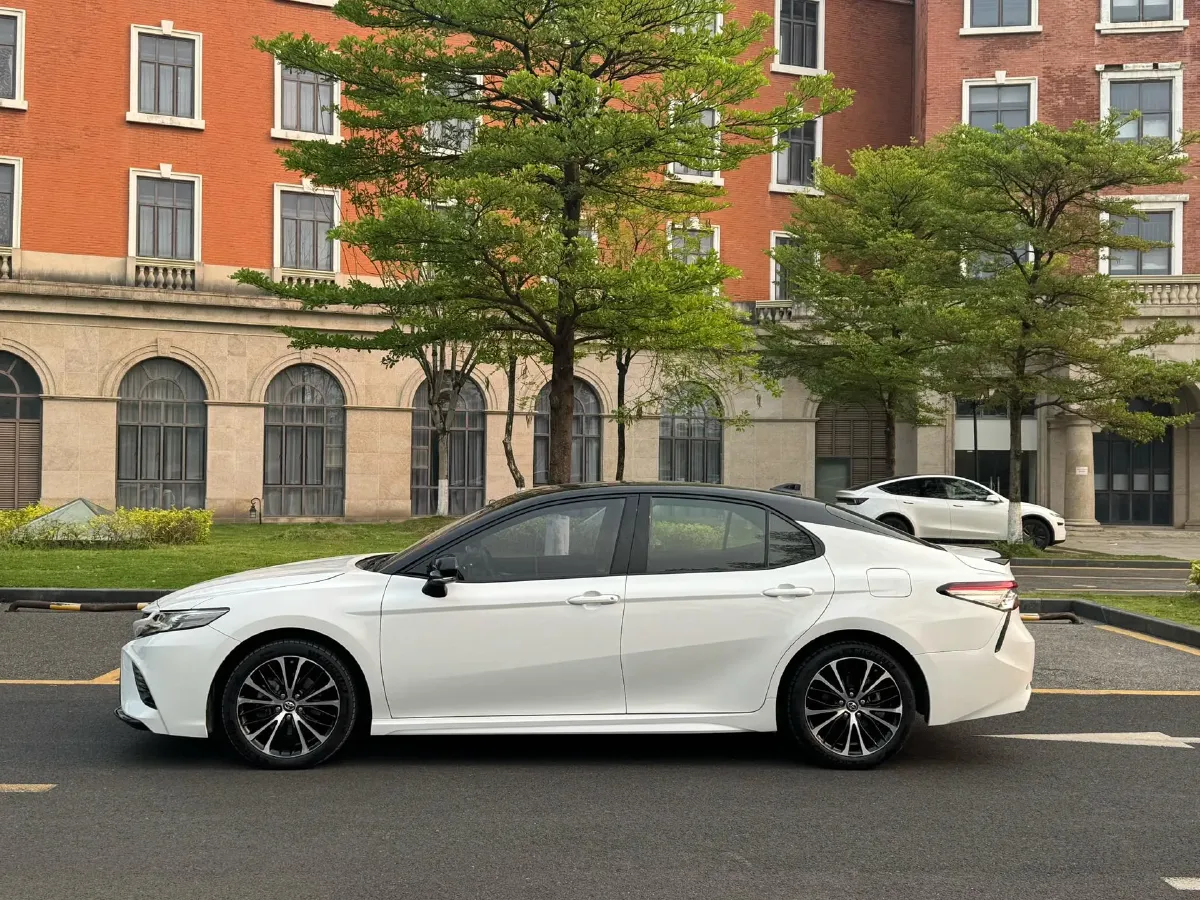 2019 Toyota Camry 2.5L 209HP L4 8AT,autocango,china used car exporter,china ev exporter,chinese used car exporter,chinese used ev exporter