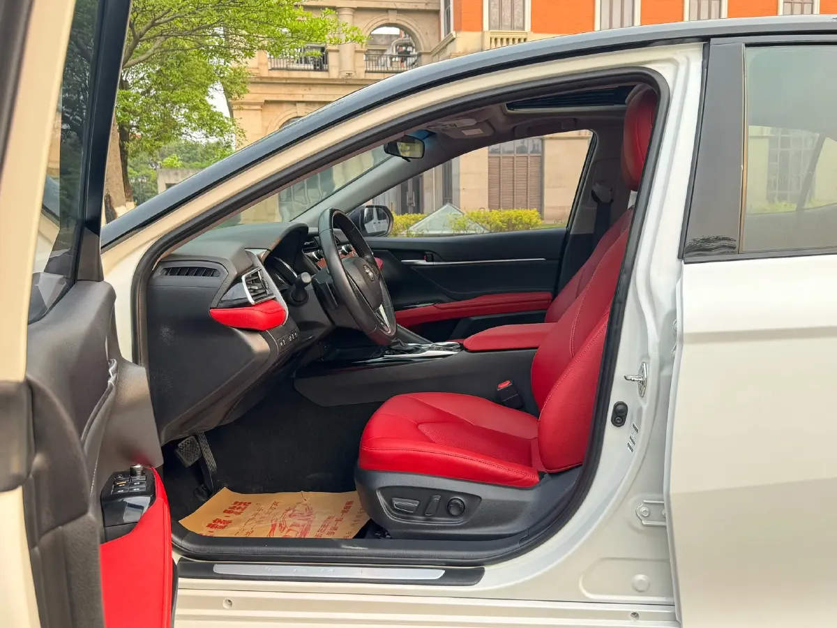 2019 Toyota Camry 2.5L 209HP L4 8AT,autocango,china used car exporter,china ev exporter,chinese used car exporter,chinese used ev exporter