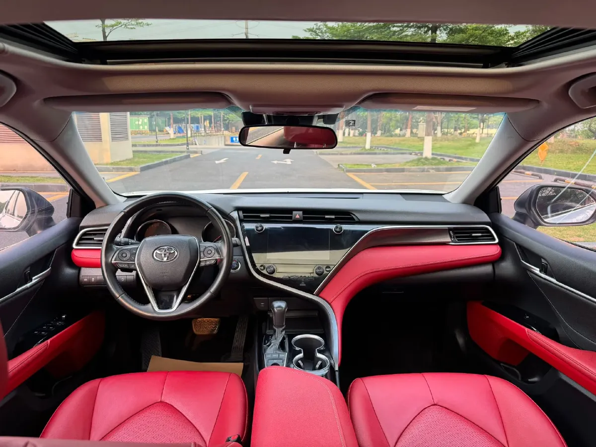 2019 Toyota Camry 2.5L 209HP L4 8AT,autocango,china used car exporter,china ev exporter,chinese used car exporter,chinese used ev exporter