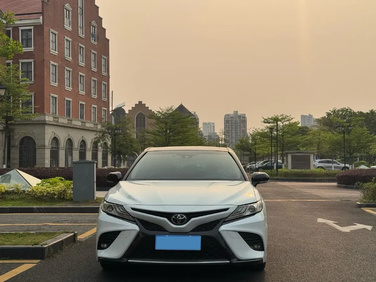 2019 Toyota Camry 2.5L 209HP L4 8AT,autocango,china used car exporter,china ev exporter,chinese used car exporter,chinese used ev exporter