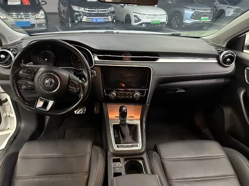 2019 MAXUS XinTu V80 2.5T 136HP L4 6AMT,autocango,china used car exporter,china ev exporter,chinese used car exporter,chinese used ev exporter