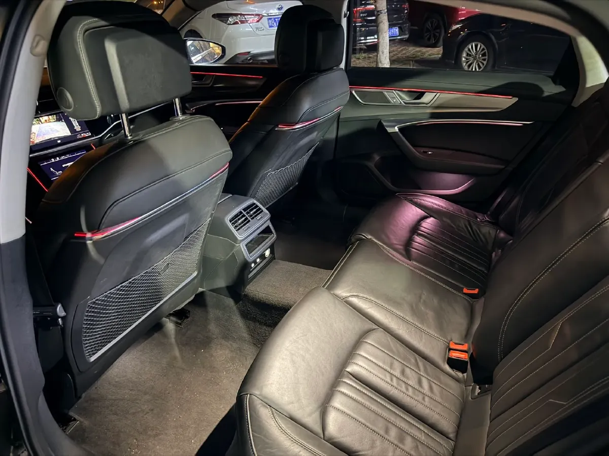 2023 Audi A6L 2.0T 190HP L4 7DCT,autocango,china used car exporter,china ev exporter,chinese used car exporter,chinese used ev exporter