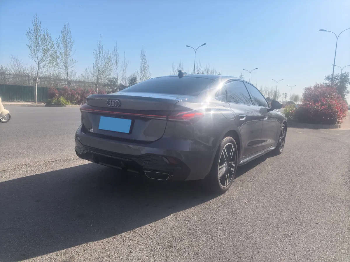 2026 Audi A5L 2.0T 204HP L4 7DCT,autocango,china used car exporter,china ev exporter,chinese used car exporter,chinese used ev exporter