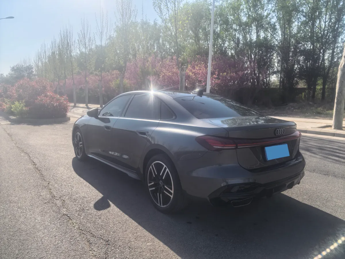 2026 Audi A5L 2.0T 204HP L4 7DCT,autocango,china used car exporter,china ev exporter,chinese used car exporter,chinese used ev exporter