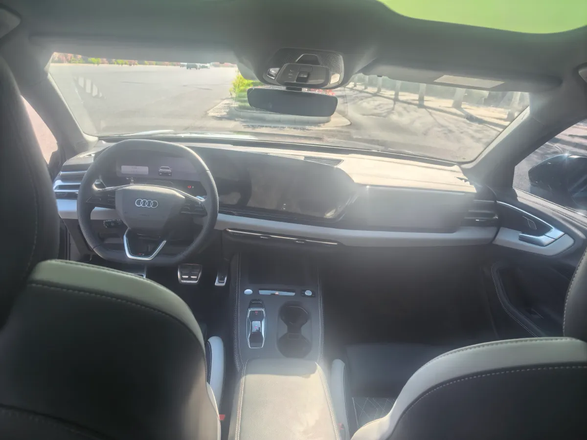 2026 Audi A5L 2.0T 204HP L4 7DCT,autocango,china used car exporter,china ev exporter,chinese used car exporter,chinese used ev exporter