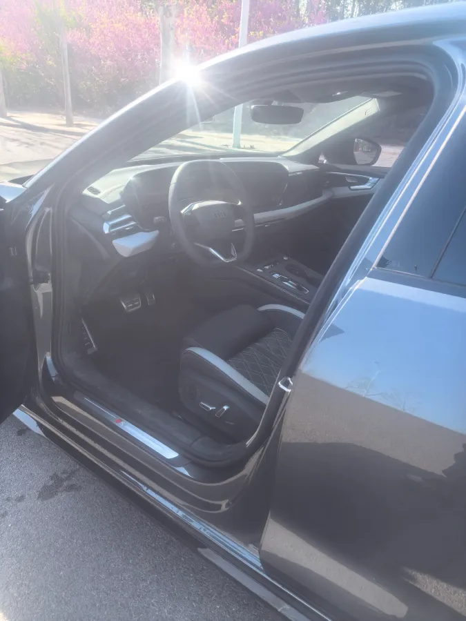 2026 Audi A5L 2.0T 204HP L4 7DCT,autocango,china used car exporter,china ev exporter,chinese used car exporter,chinese used ev exporter