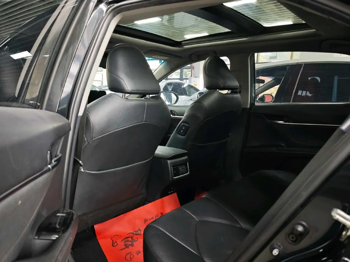 2021 Toyota Camry 2.5L 209HP L4 8AT,autocango,china used car exporter,china ev exporter,chinese used car exporter,chinese used ev exporter