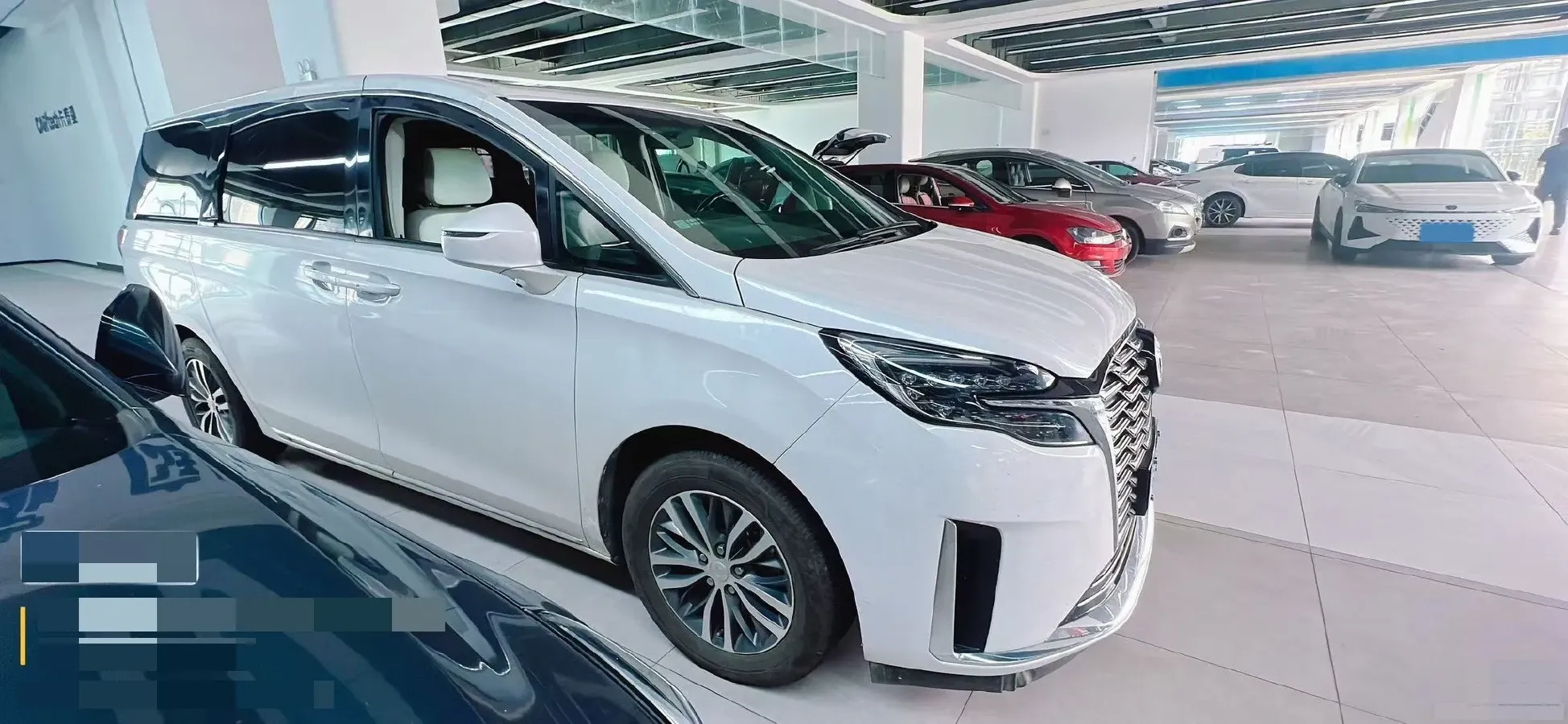 2023 Buick GL8 2.0T 237HP L4 9AT,autocango,china used car exporter,china ev exporter,chinese used car exporter,chinese used ev exporter