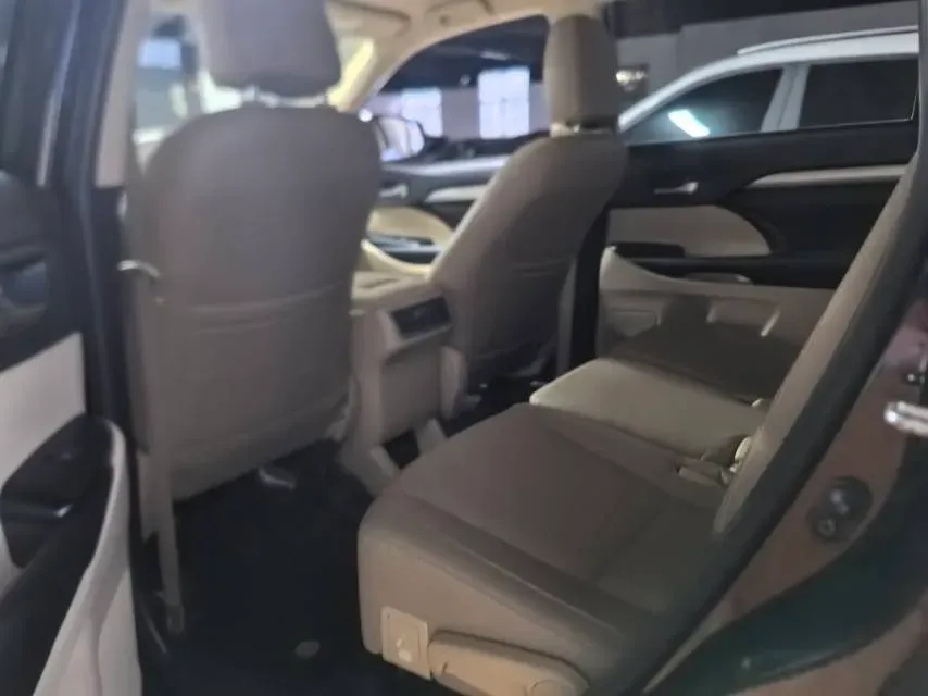 2021 Toyota Highlander 2.0T 220HP L4 6AT,autocango,china used car exporter,china ev exporter,chinese used car exporter,chinese used ev exporter
