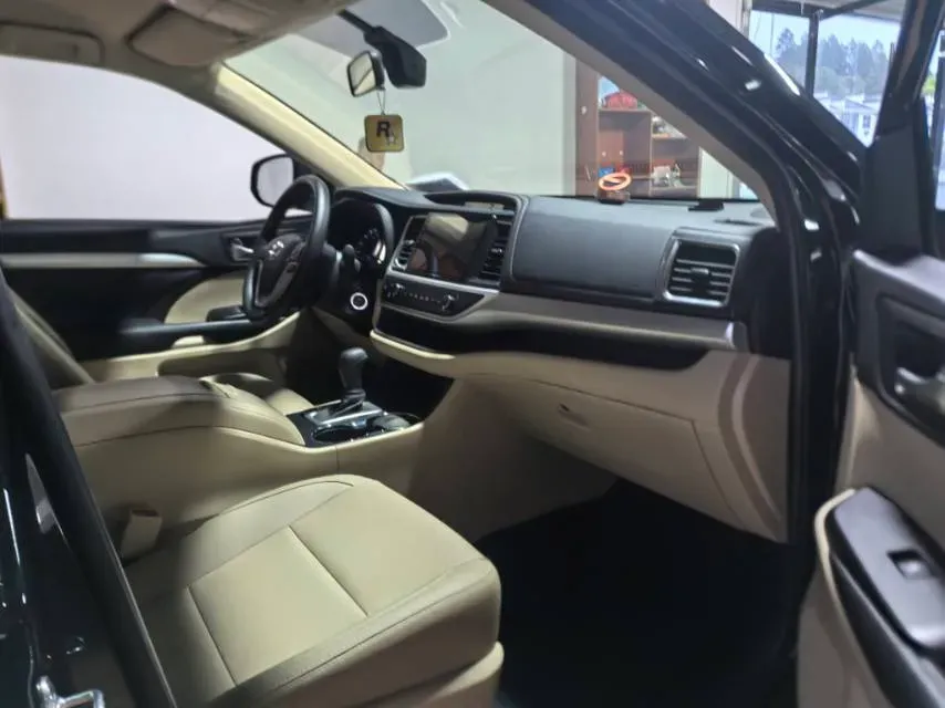 2021 Toyota Highlander 2.0T 220HP L4 6AT,autocango,china used car exporter,china ev exporter,chinese used car exporter,chinese used ev exporter