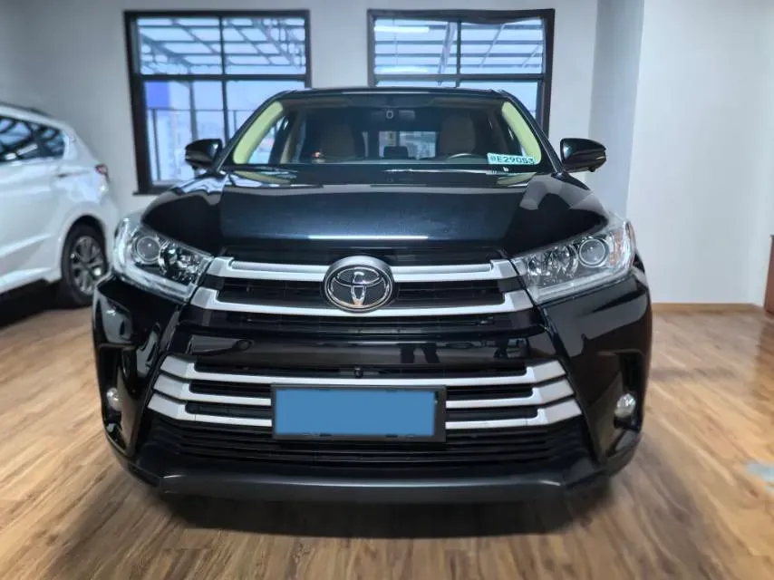2021 Toyota Highlander 2.0T 220HP L4 6AT,autocango,china used car exporter,china ev exporter,chinese used car exporter,chinese used ev exporter