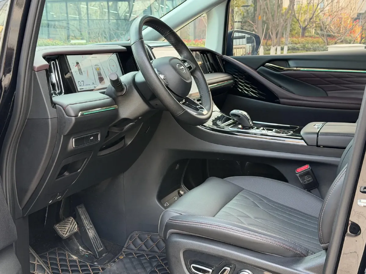 2024 GAC Trumpchi M8 2.0T 252HP L4 8AT,autocango,china used car exporter,china ev exporter,chinese used car exporter,chinese used ev exporter