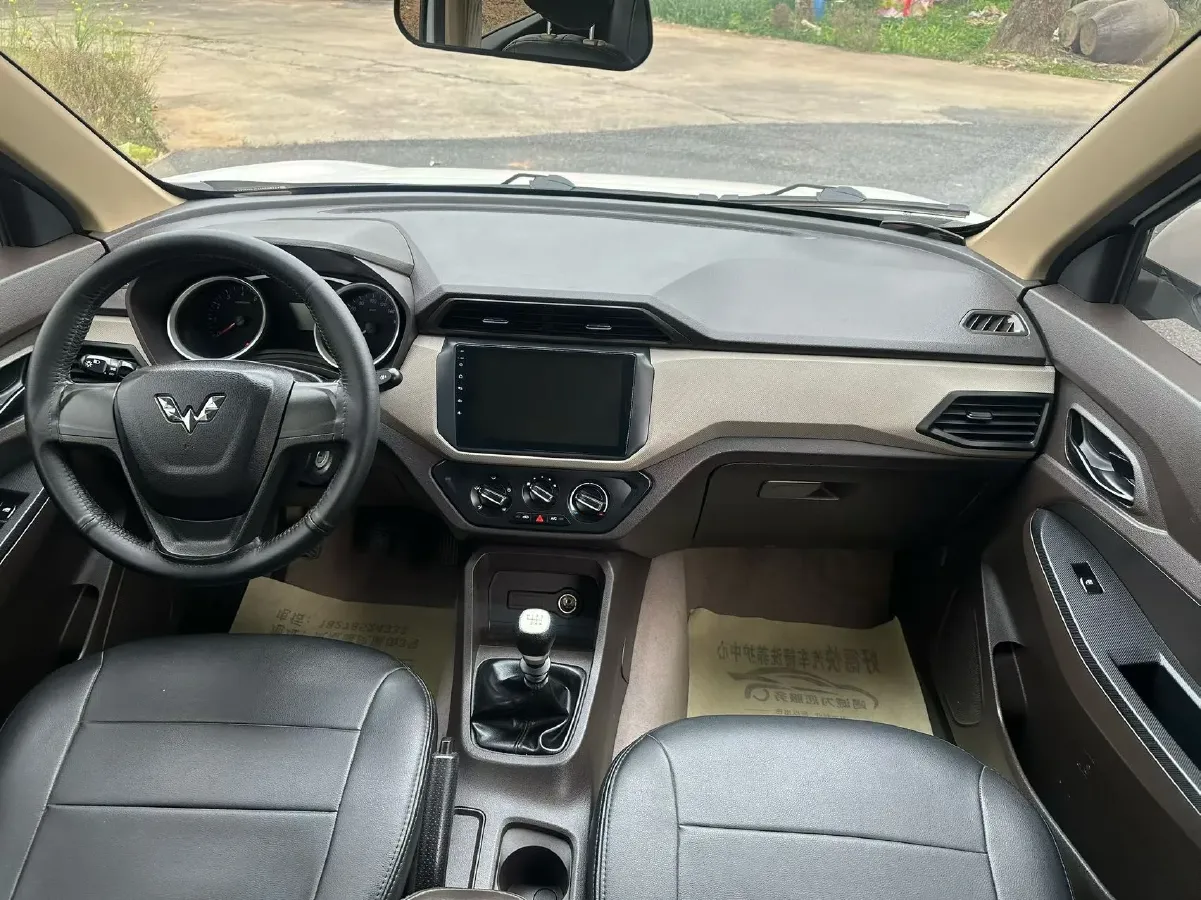 2019 WuLing HongGuang 1.5L 99HP L4 6MT,autocango,china used car exporter,china ev exporter,chinese used car exporter,chinese used ev exporter