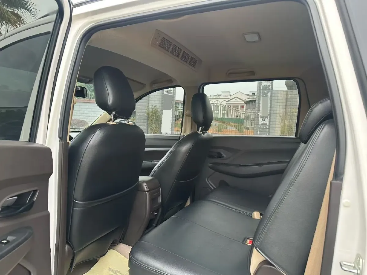 2019 WuLing HongGuang 1.5L 99HP L4 6MT,autocango,china used car exporter,china ev exporter,chinese used car exporter,chinese used ev exporter