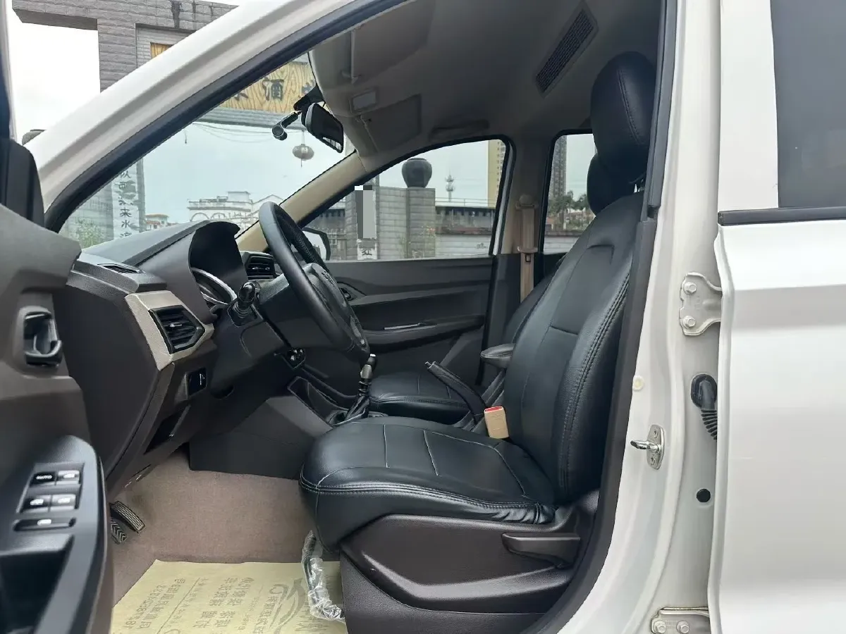2019 WuLing HongGuang 1.5L 99HP L4 6MT,autocango,china used car exporter,china ev exporter,chinese used car exporter,chinese used ev exporter
