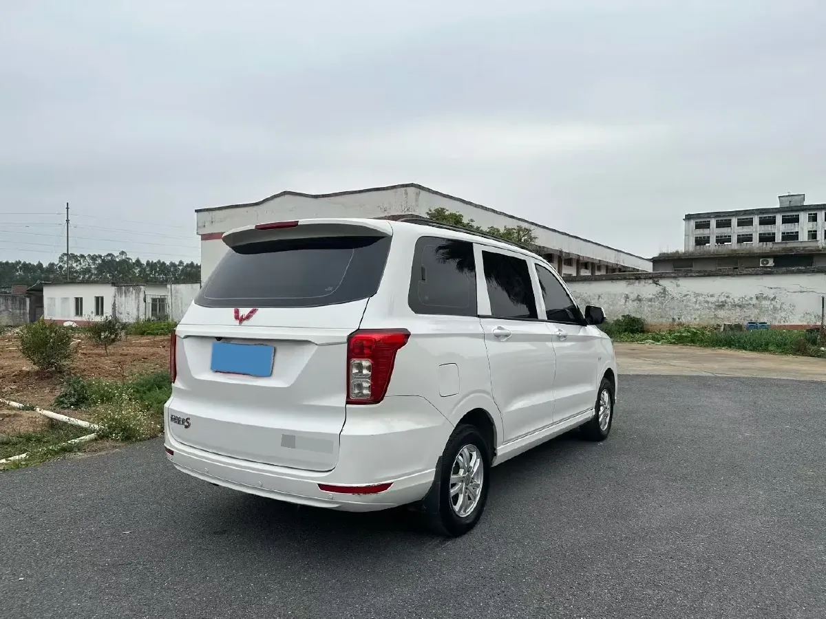 2019 WuLing HongGuang 1.5L 99HP L4 6MT,autocango,china used car exporter,china ev exporter,chinese used car exporter,chinese used ev exporter