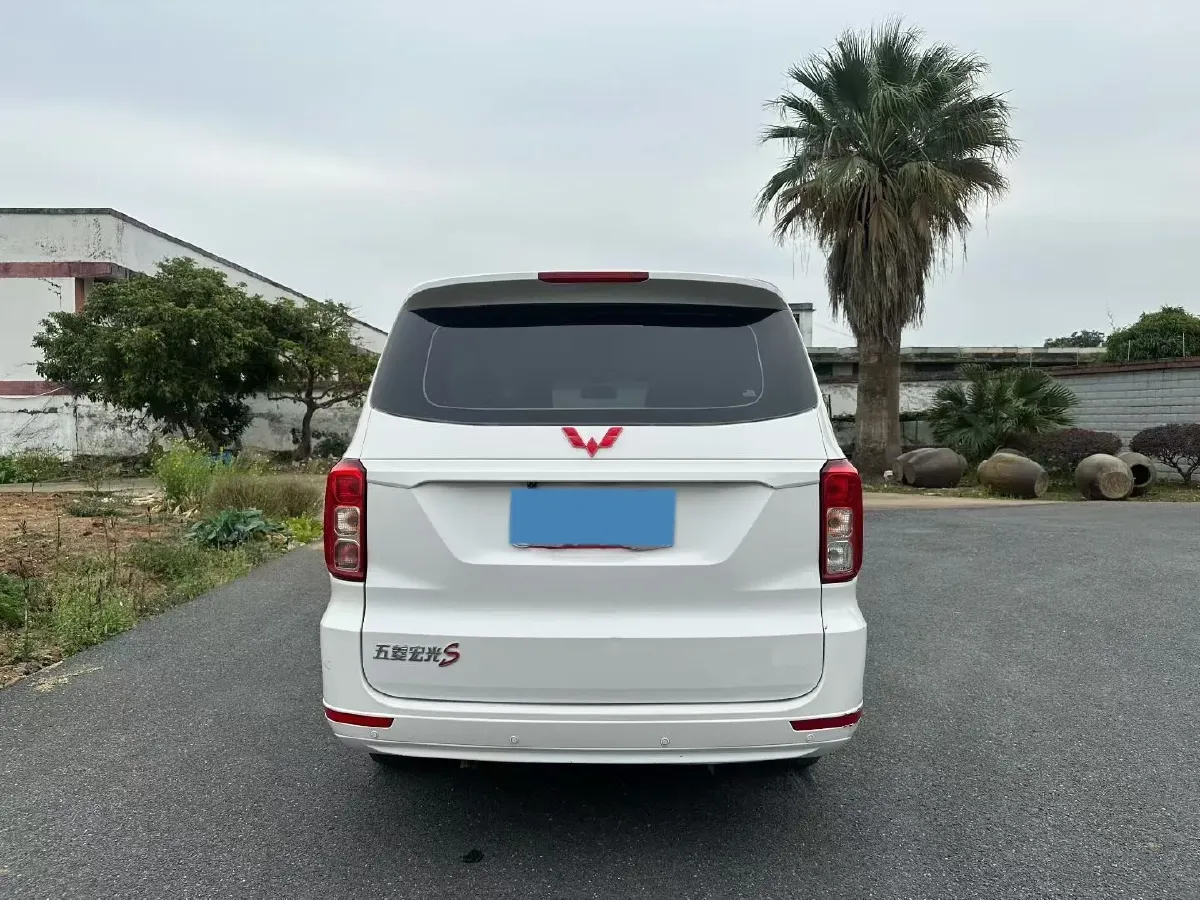 2019 WuLing HongGuang 1.5L 99HP L4 6MT,autocango,china used car exporter,china ev exporter,chinese used car exporter,chinese used ev exporter