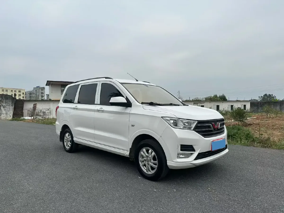 2019 WuLing HongGuang 1.5L 99HP L4 6MT,autocango,china used car exporter,china ev exporter,chinese used car exporter,chinese used ev exporter