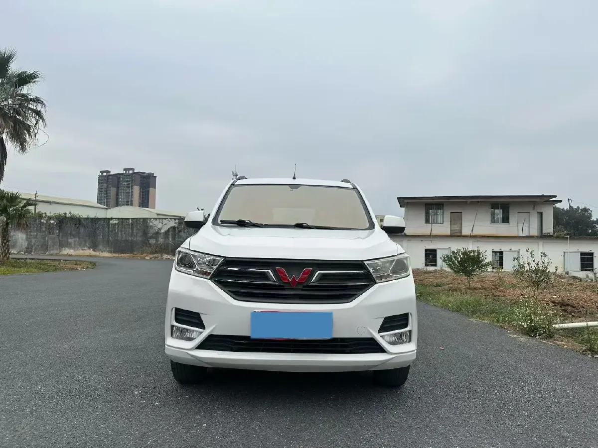 2019 WuLing HongGuang 1.5L 99HP L4 6MT,autocango,china used car exporter,china ev exporter,chinese used car exporter,chinese used ev exporter