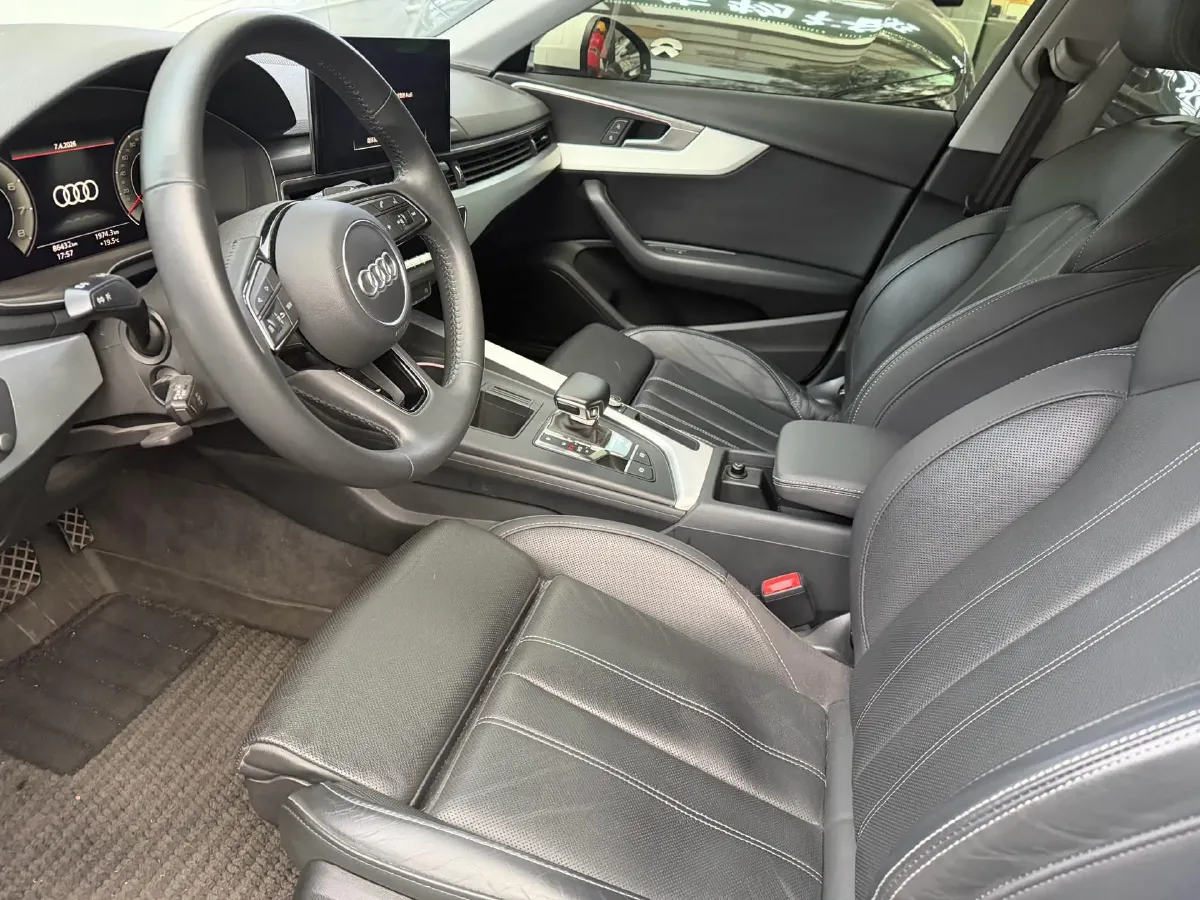 2020 Audi A4L 2.0T 190HP L4 7DCT,autocango,china used car exporter,china ev exporter,chinese used car exporter,chinese used ev exporter