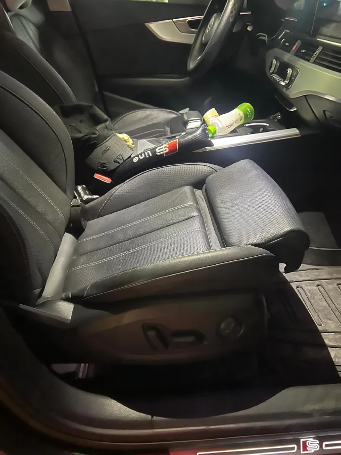 2020 Audi A4L 2.0T 190HP L4 7DCT,autocango,china used car exporter,china ev exporter,chinese used car exporter,chinese used ev exporter