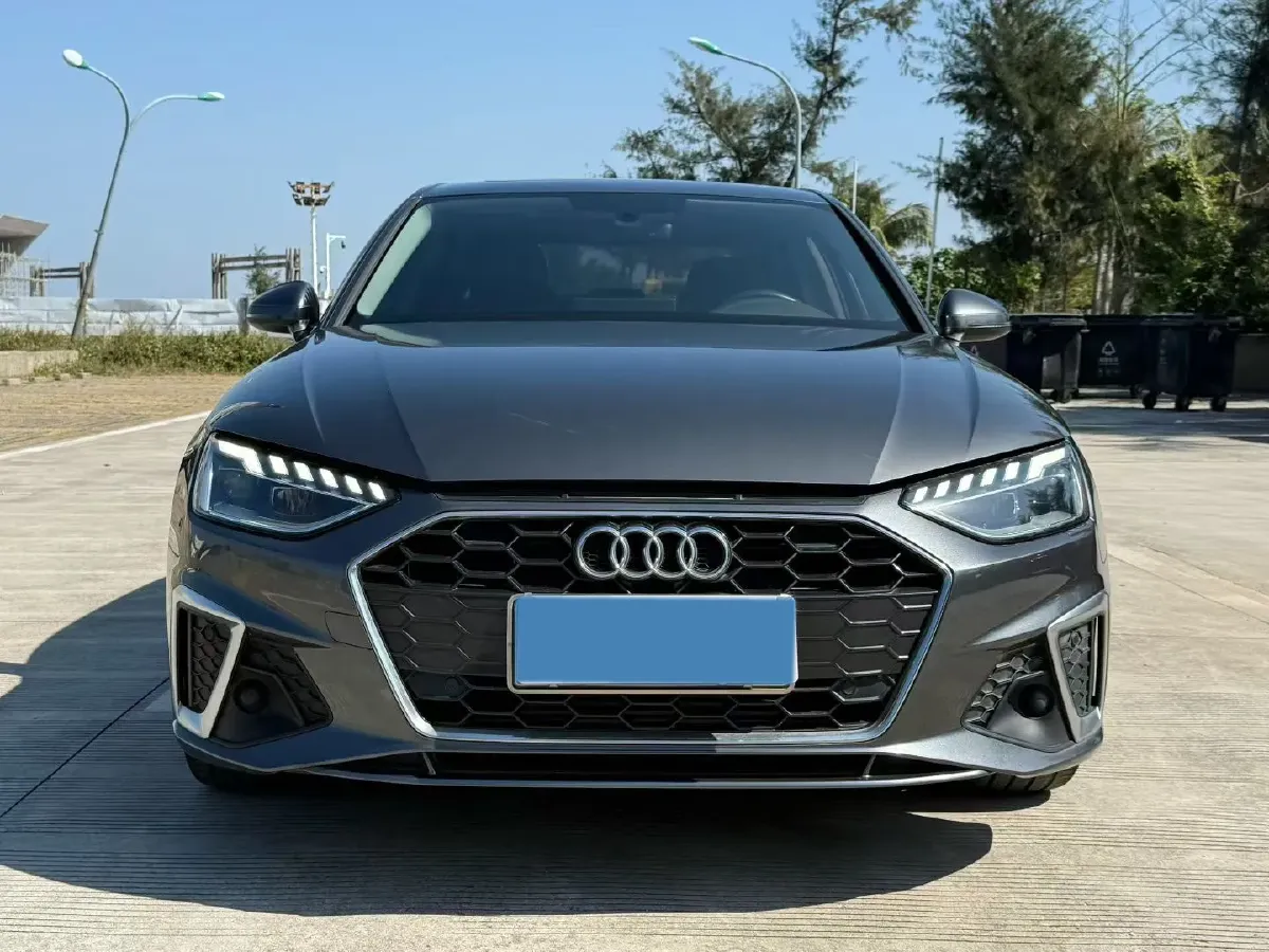 2020 Audi A4L 2.0T 190HP L4 7DCT,autocango,china used car exporter,china ev exporter,chinese used car exporter,chinese used ev exporter