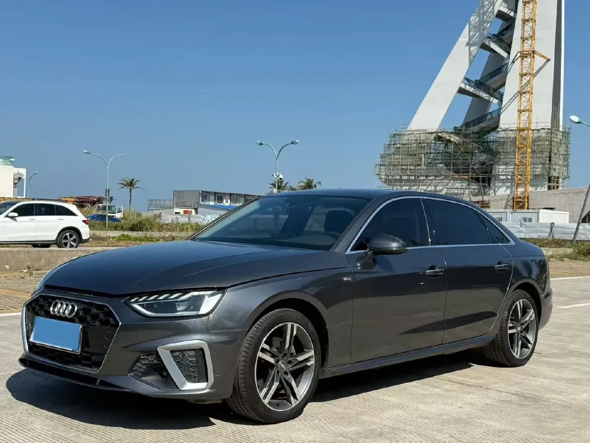 2020 Audi A4L 2.0T 190HP L4 7DCT,autocango,china used car exporter,china ev exporter,chinese used car exporter,chinese used ev exporter