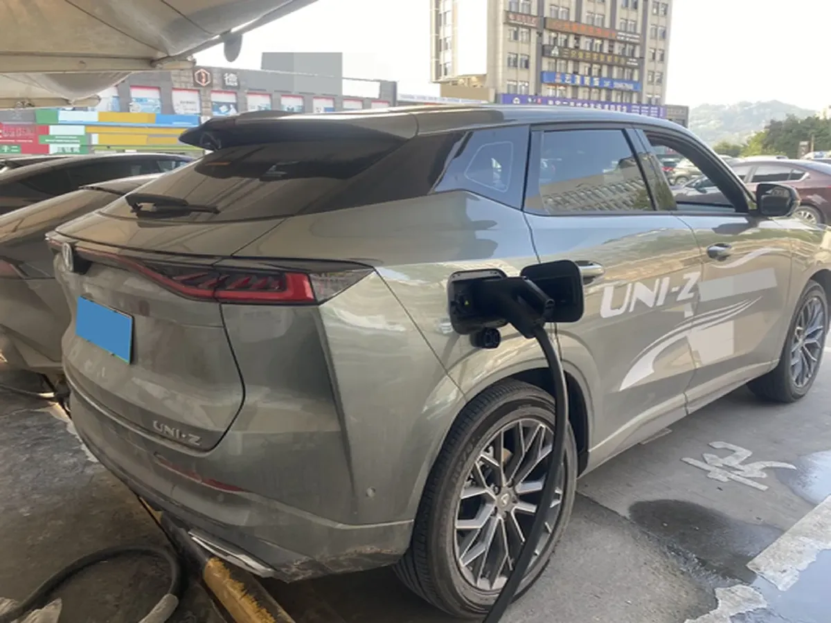 2024 ChangAn UNI-Z 1.5L 98HP L4 E-CVT PHEV 18.4KWH,autocango,china used car exporter,china ev exporter,chinese used car exporter,chinese used ev exporter