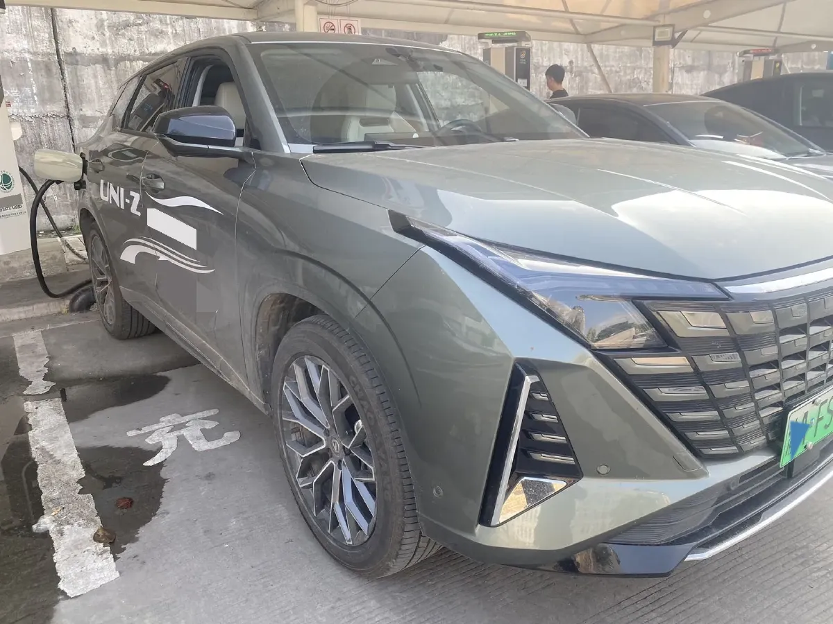 2024 ChangAn UNI-Z 1.5L 98HP L4 E-CVT PHEV 18.4KWH,autocango,china used car exporter,china ev exporter,chinese used car exporter,chinese used ev exporter