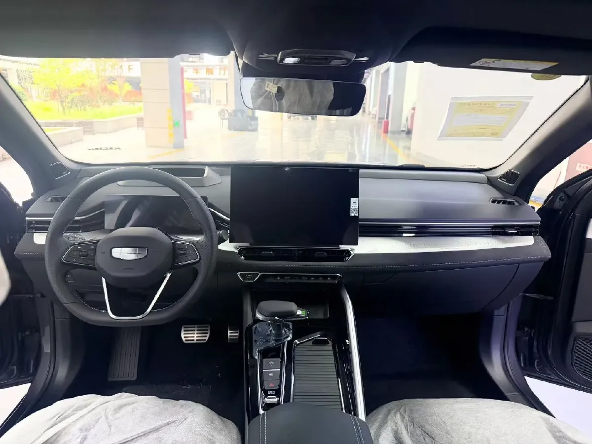 2025 Geely Preface 2.0T 238HP L4 8AT,autocango,china used car exporter,china ev exporter,chinese used car exporter,chinese used ev exporter