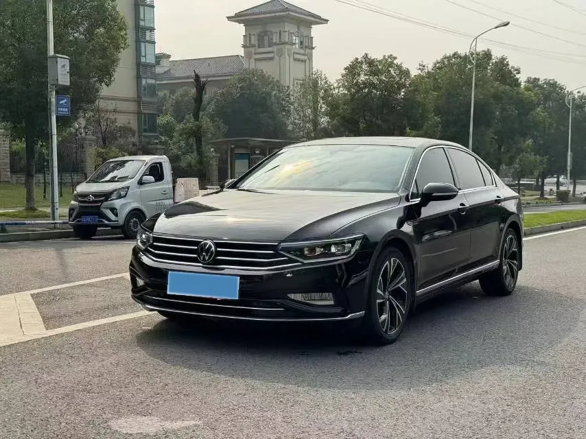 2021 Volkswagen Magotan 2.0T 186HP L4 7DCT,autocango,china used car exporter,china ev exporter,chinese used car exporter,chinese used ev exporter